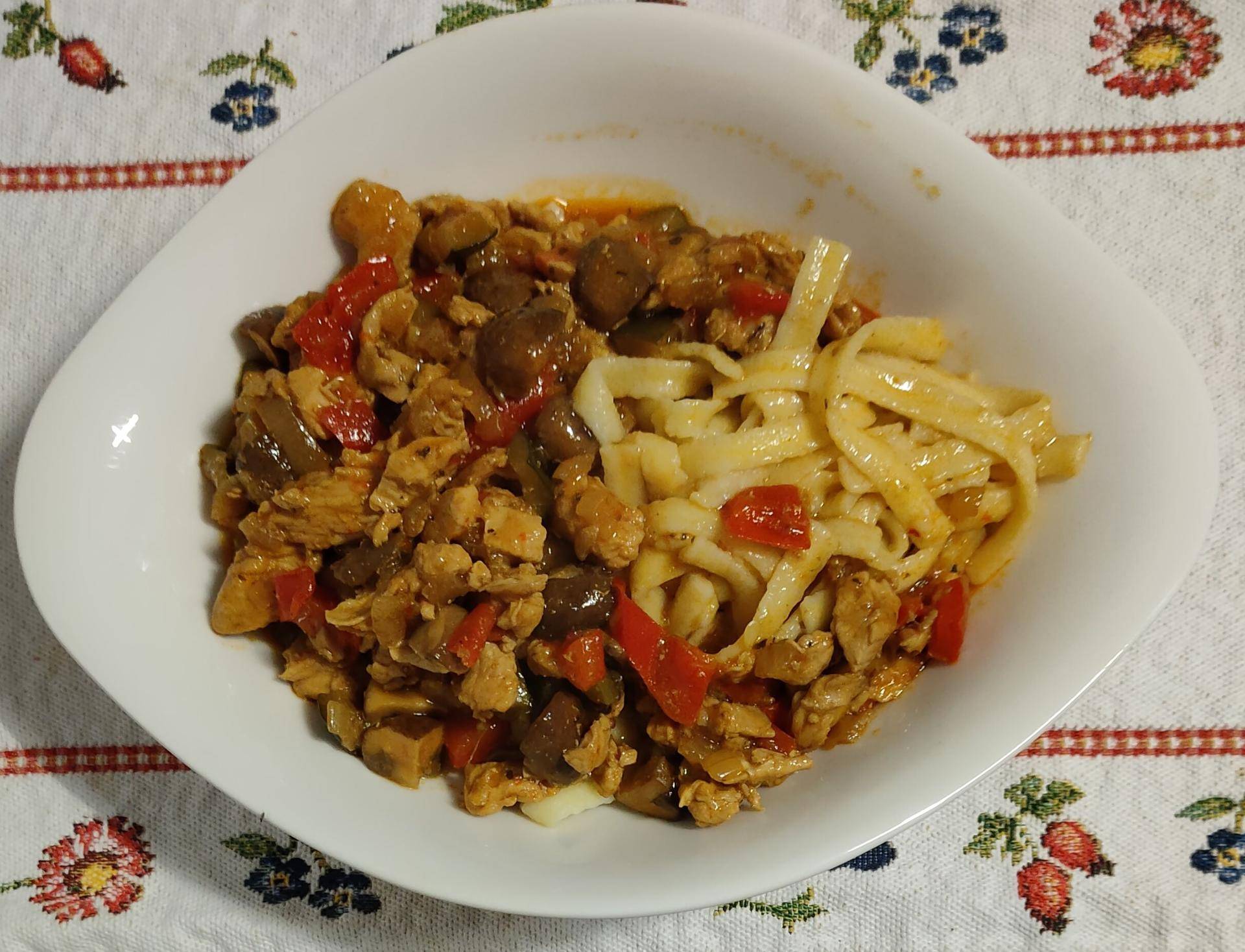 Putengeschnetzeltes mit Spätzle - Rezepte Cookeo V3 | Krups