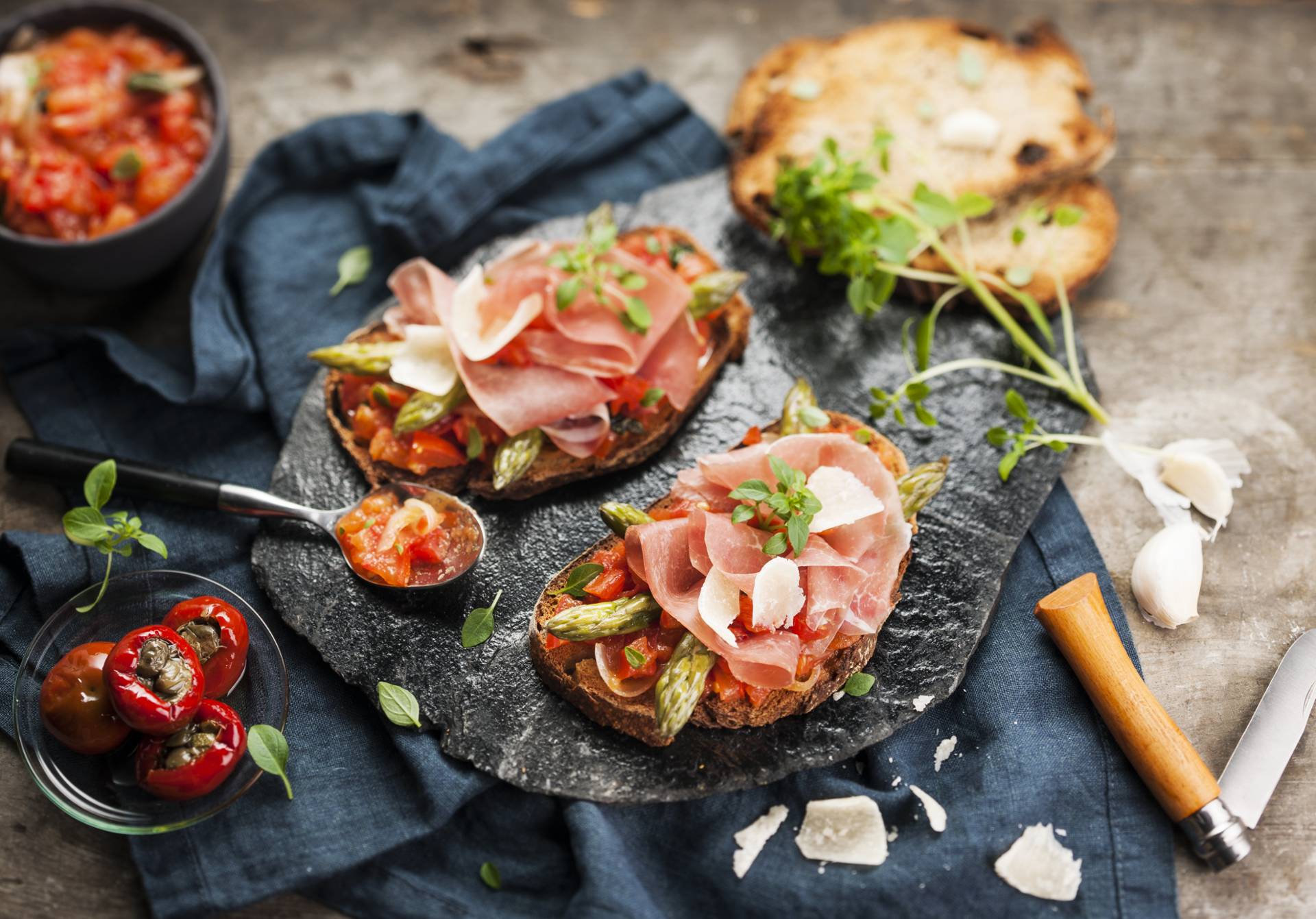 Schinken-Spargel-Bruschetta - Rezepte undefined | Krups