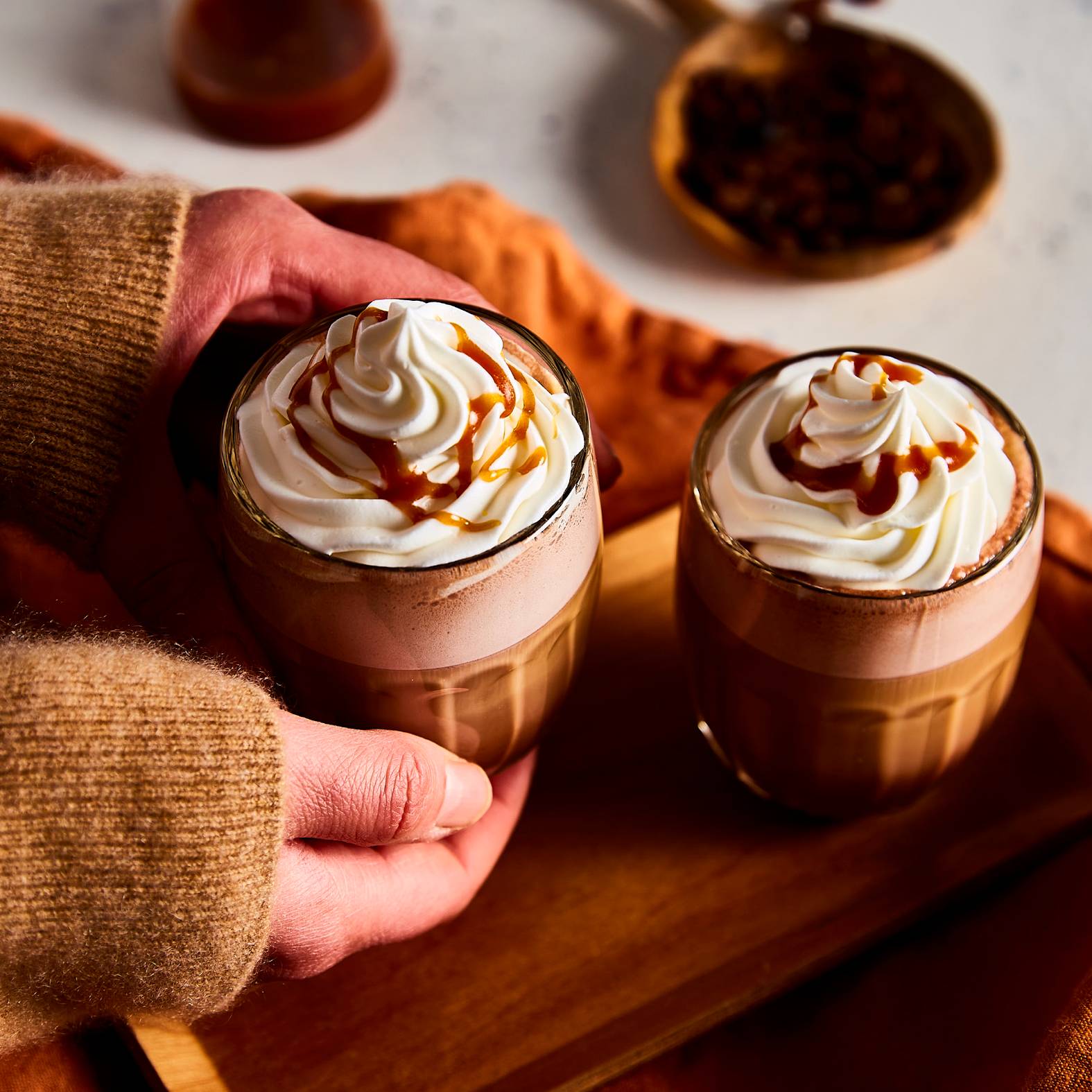 Fußball-Keramiktasse Mit Deckel & Löffel – 400 Ml, Spülmaschinenfest, Perfekt Für Fans