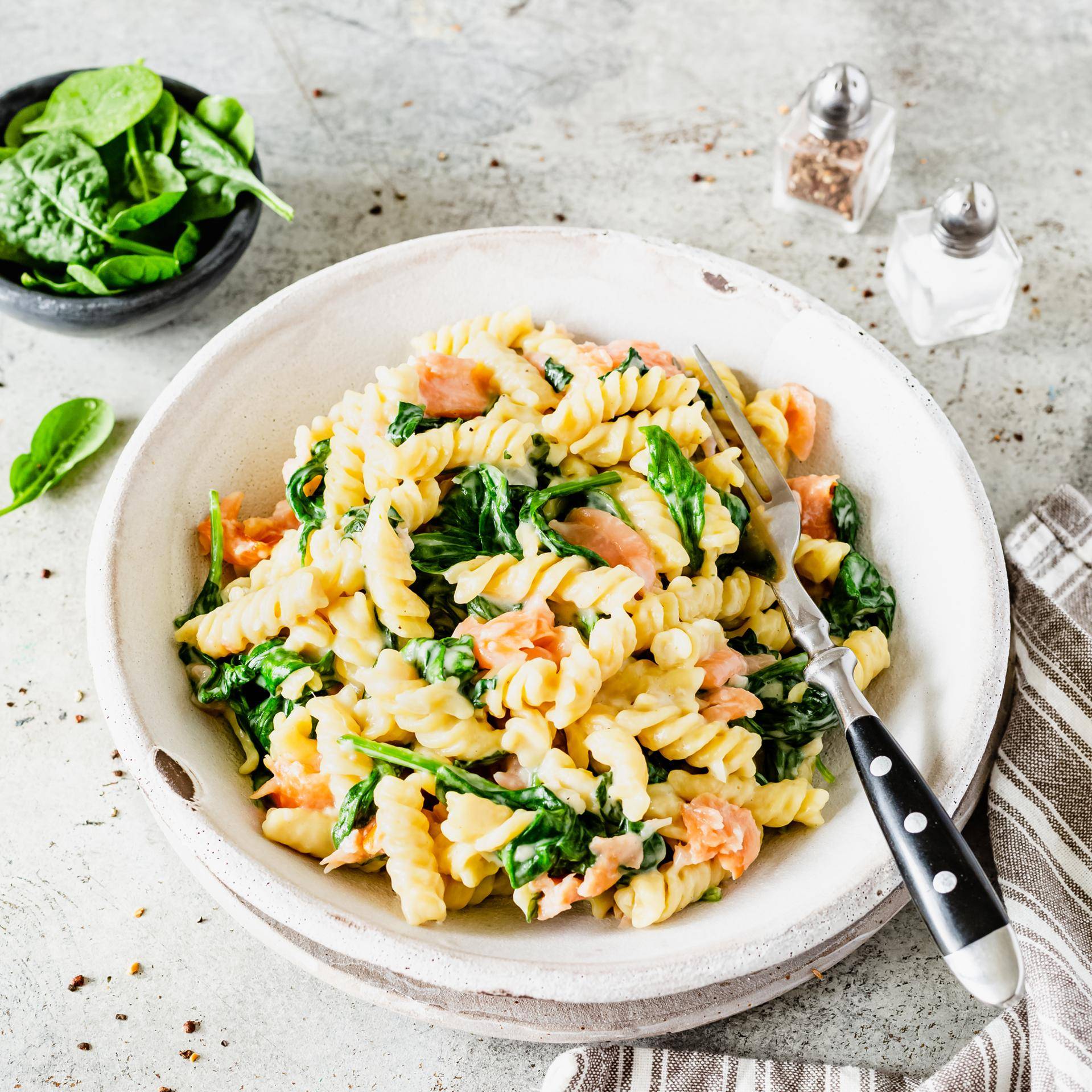 One Pot Pasta mit Lachs und Spinat - Rezepte Prep & Cook | Krups