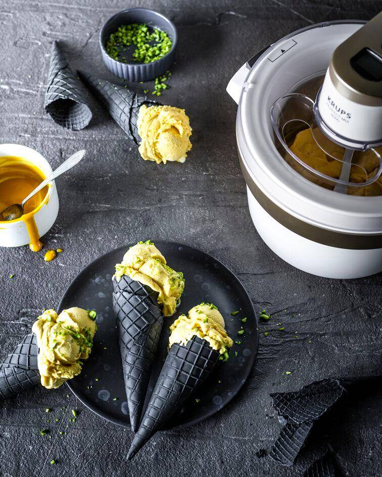 Mangoeis mit Pistazien-Topping - Rezepte undefined | Krups