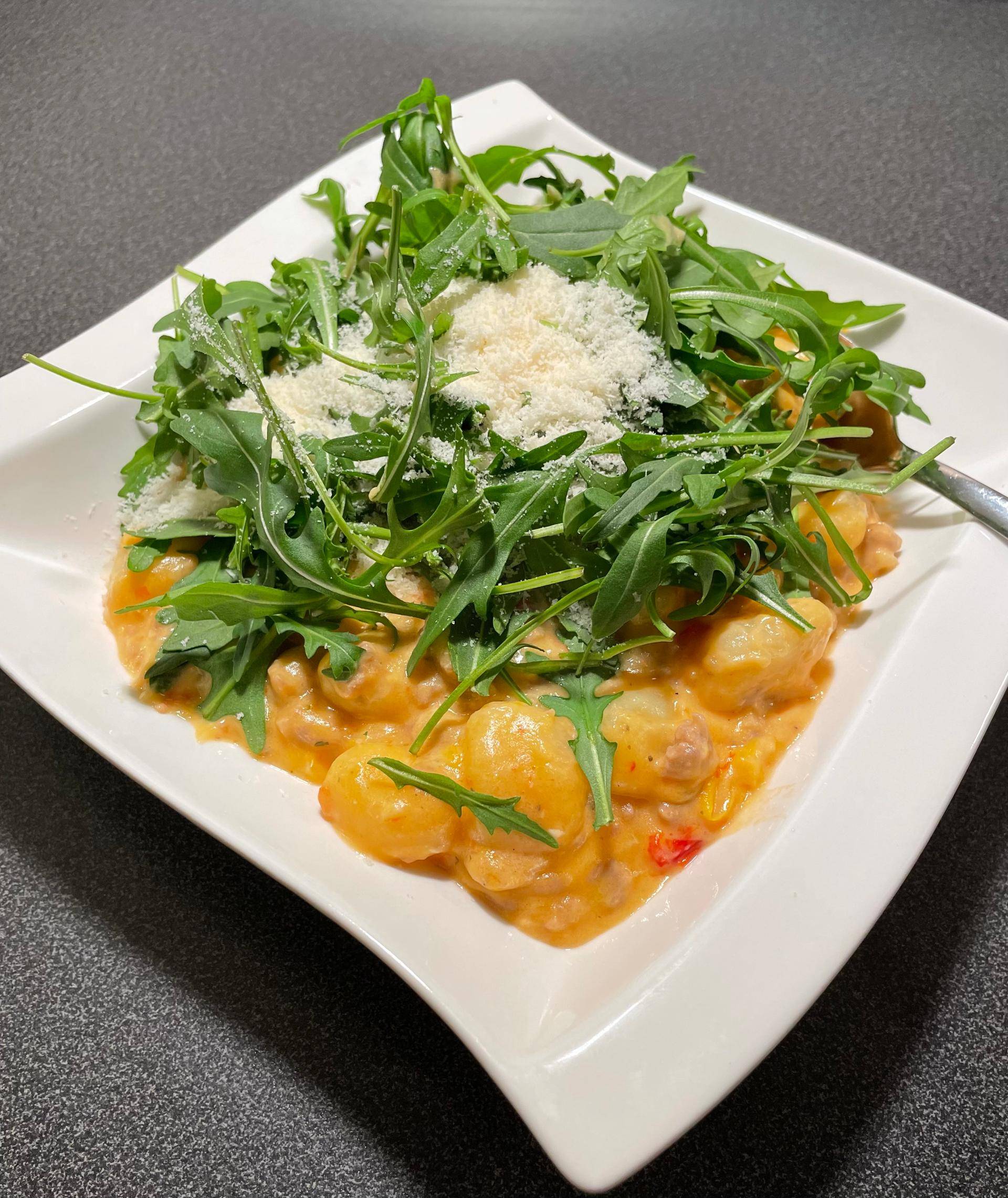 Mediterrane One-Pot Hackfleisch-Gnocchi Pfanne - Rezepte Cookeo | Krups