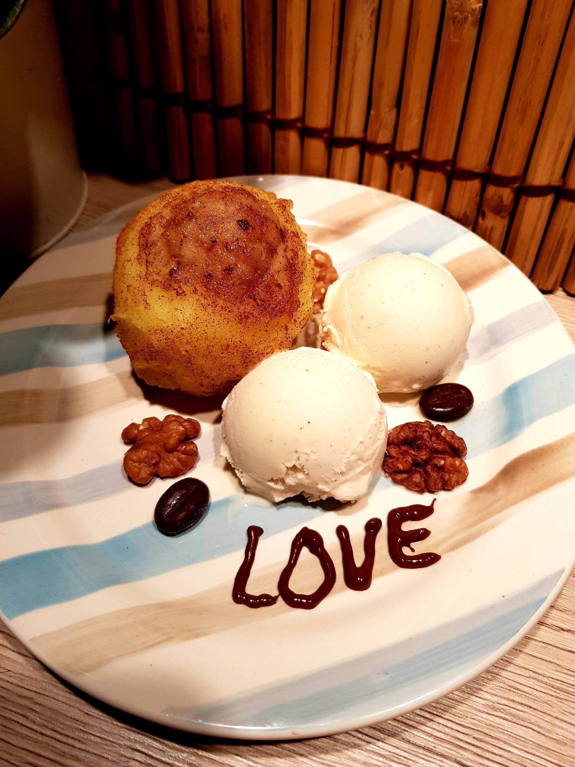 Marzipan-Nuss-Apfel mit Liebeskugeln (Vanilleeis) - Rezepte Cookeo | Krups