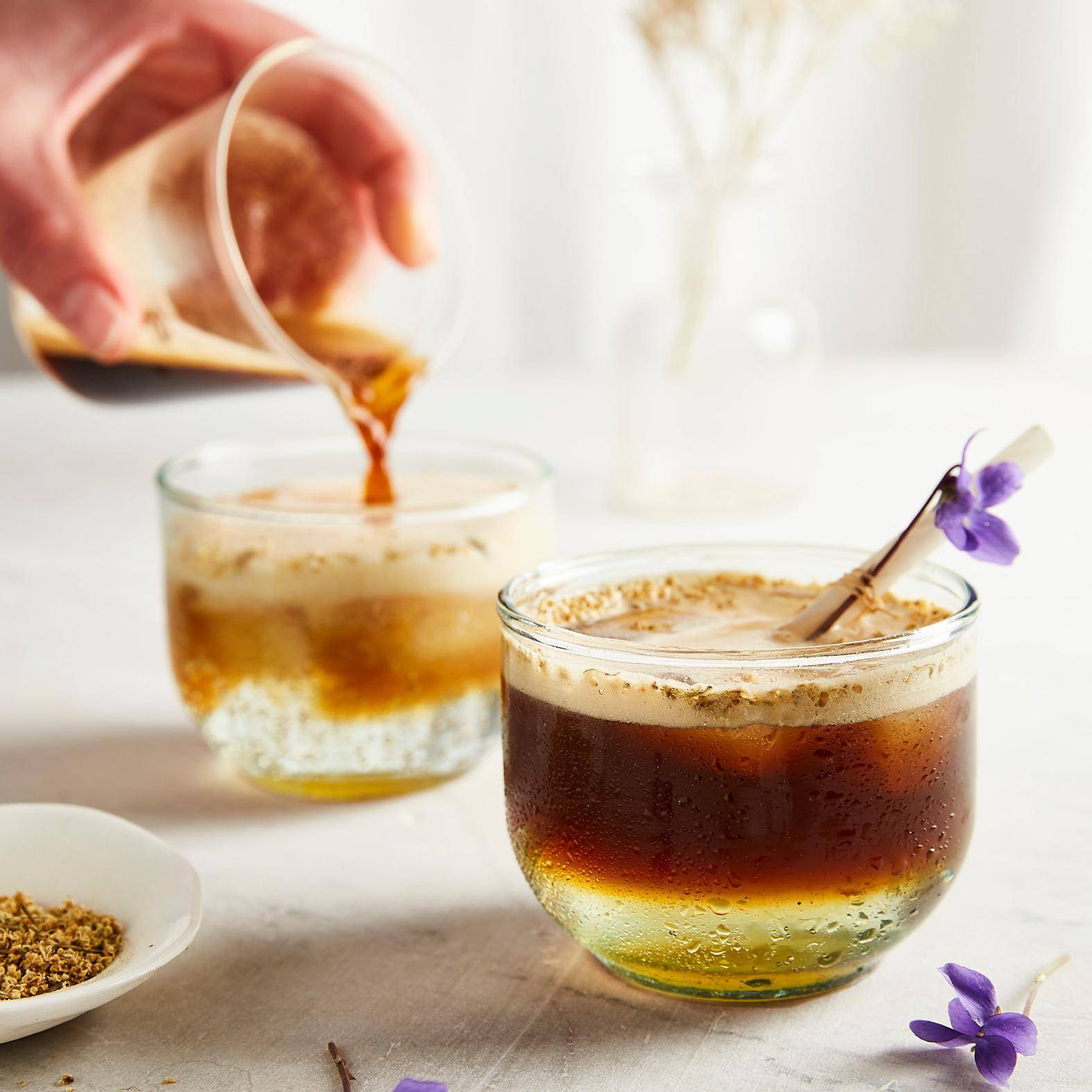 Kaffee-Tonic mit Holunder - Rezepte Latte Intense | Krups