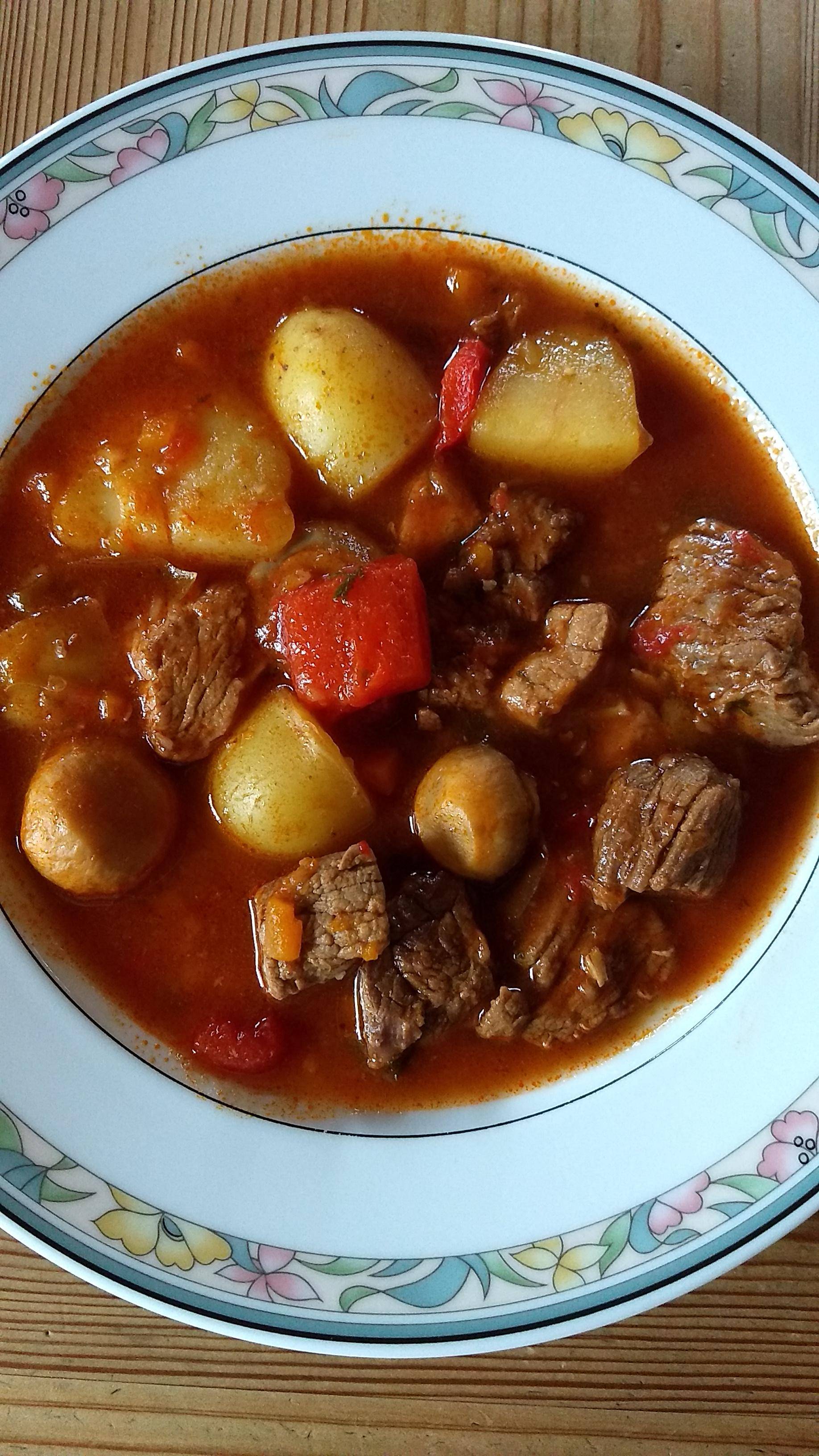Rustikaler Bauertopf - One Pot Gulasch mit Kartoffeln - Rezepte Cookeo | Krups