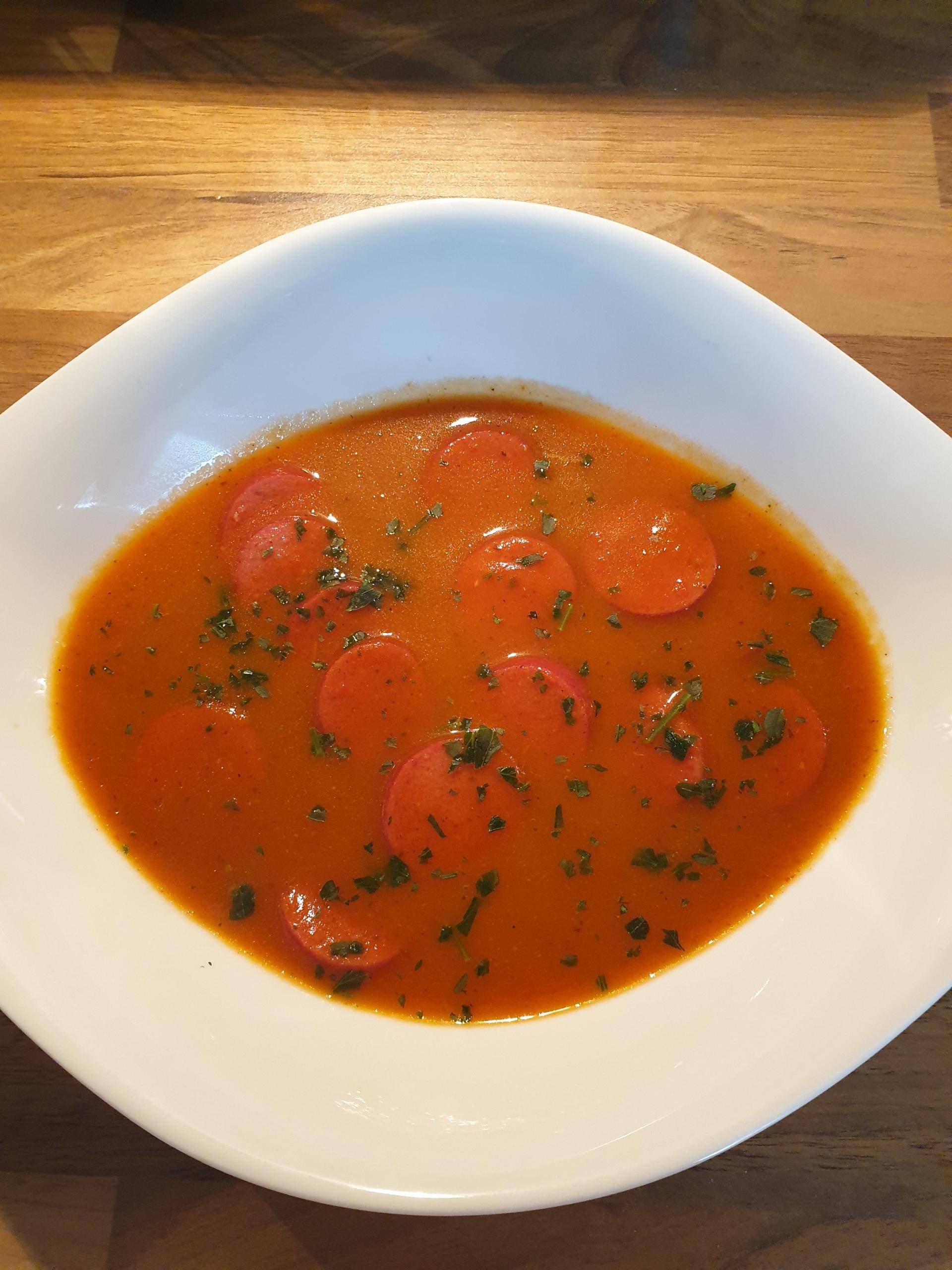 Pikante Paprikasuppe mit Rindswürstchen - Rezepte Prep & Cook | Krups