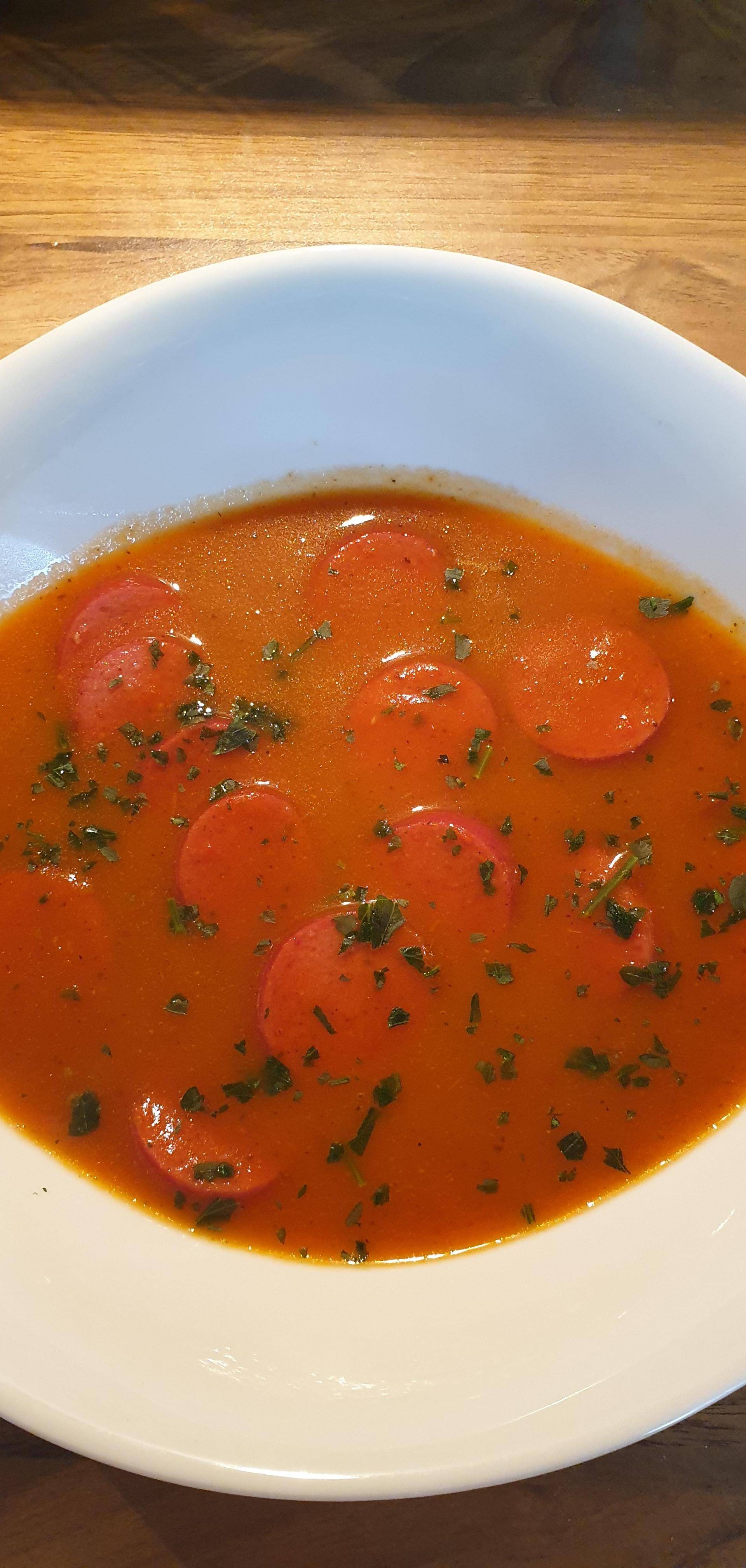 Pikante Paprikasuppe mit Rindswürstchen - Rezepte Prep &amp; Cook | Krups