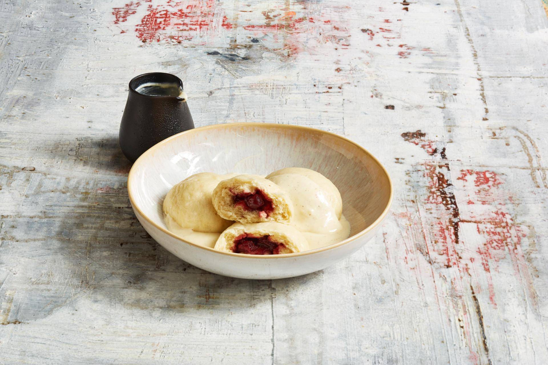 Hefeklöße mit Vanillesauce - Rezepte undefined | Krups